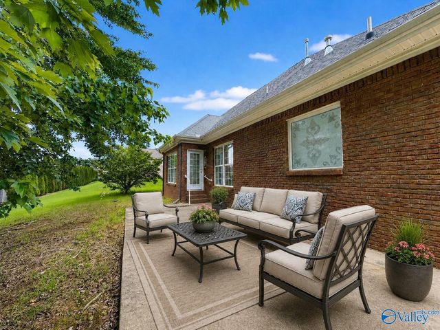 126 Amber Way, Decatur, AL 35603