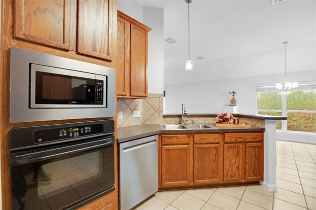 281 Hutton DR, Kyle, TX 78640