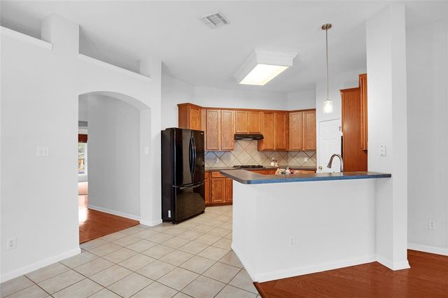 281 Hutton DR, Kyle, TX 78640