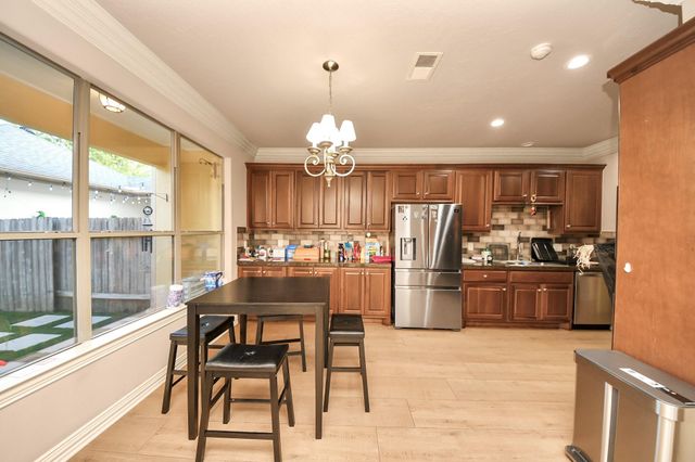 14454 Summerleaf Lane, Houston, TX 77077