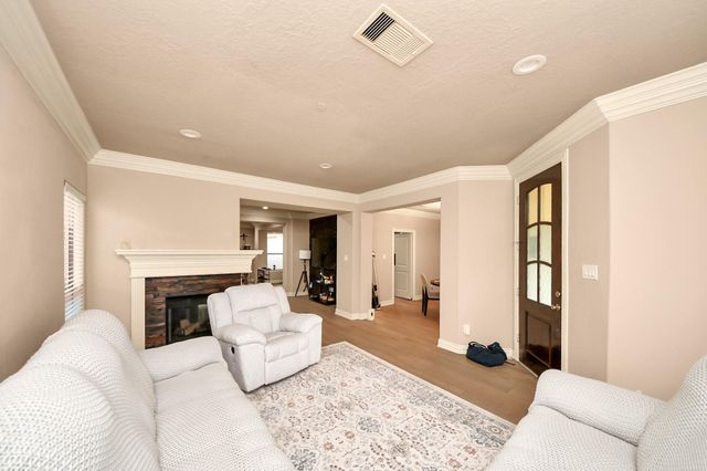 14454 Summerleaf Lane, Houston, TX 77077