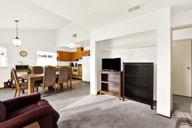 909 Seascape Cir, Rodeo, CA 94572