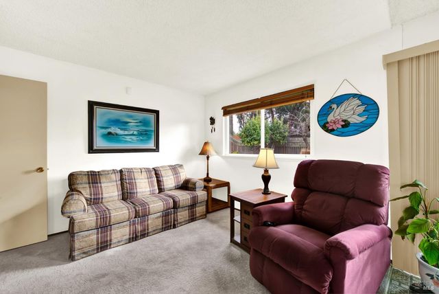 909 Seascape Cir, Rodeo, CA 94572