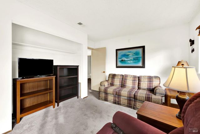 909 Seascape Cir, Rodeo, CA 94572