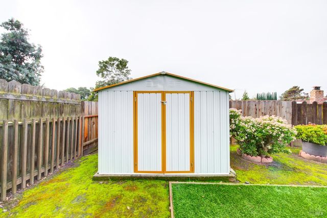 909 Seascape Cir, Rodeo, CA 94572