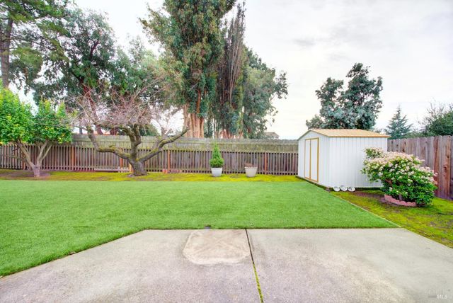 909 Seascape Cir, Rodeo, CA 94572