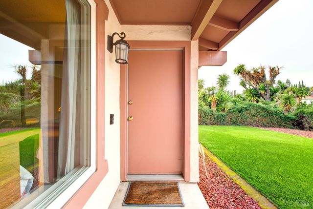 909 Seascape Cir, Rodeo, CA 94572