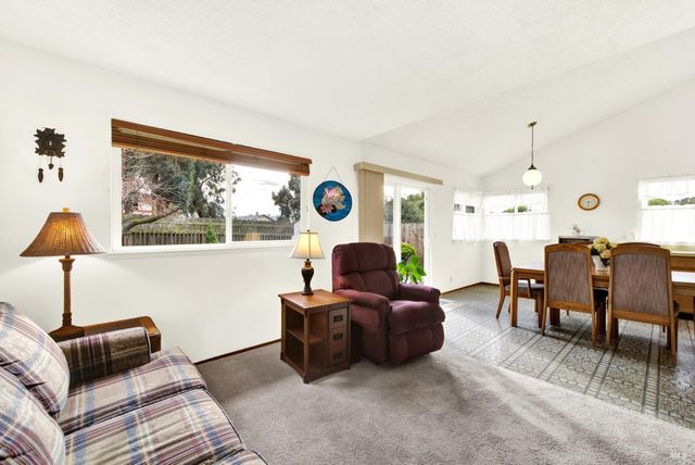 909 Seascape Cir, Rodeo, CA 94572