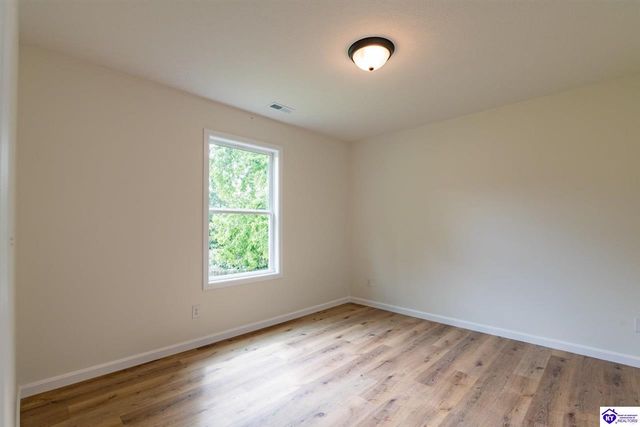 114 E Main Street, Vine Grove, KY 40175
