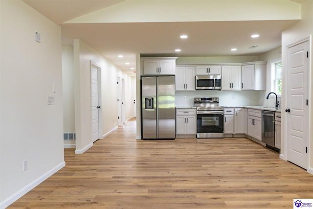 114 E Main Street, Vine Grove, KY 40175