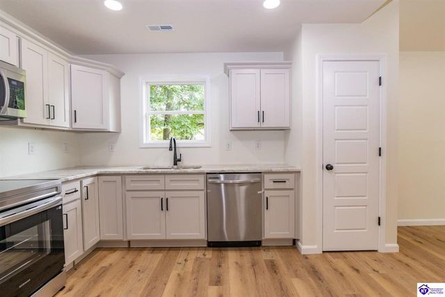 114 E Main Street, Vine Grove, KY 40175