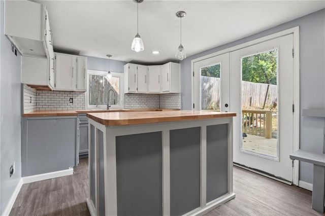 12007 E Alberta Street, Sugar Creek, MO 64054