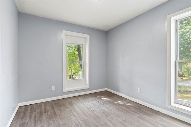 12007 E Alberta Street, Sugar Creek, MO 64054