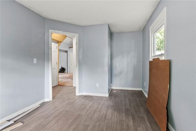 12007 E Alberta Street, Sugar Creek, MO 64054