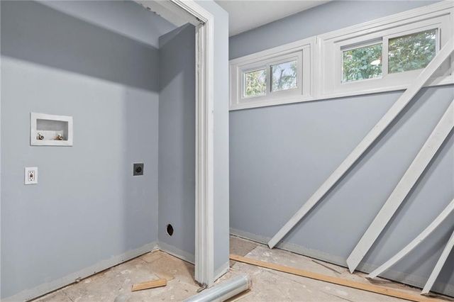 12007 E Alberta Street, Sugar Creek, MO 64054