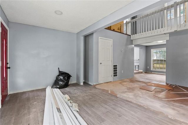 12007 E Alberta Street, Sugar Creek, MO 64054