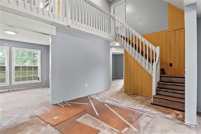 12007 E Alberta Street, Sugar Creek, MO 64054