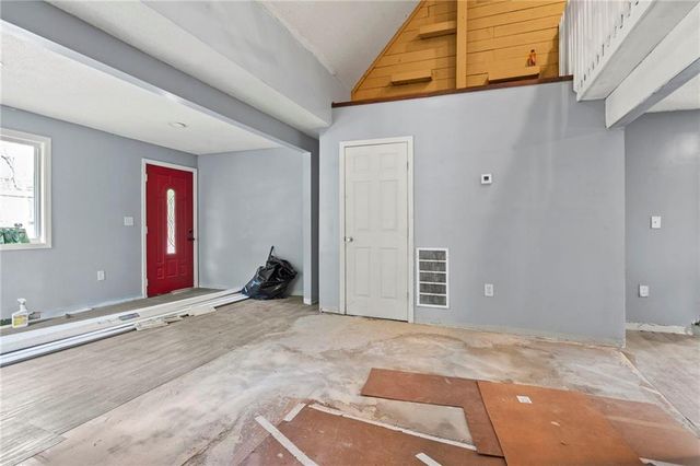 12007 E Alberta Street, Sugar Creek, MO 64054