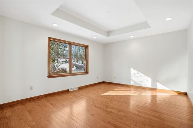 250 County Line Rd, Cecil, PA 15017