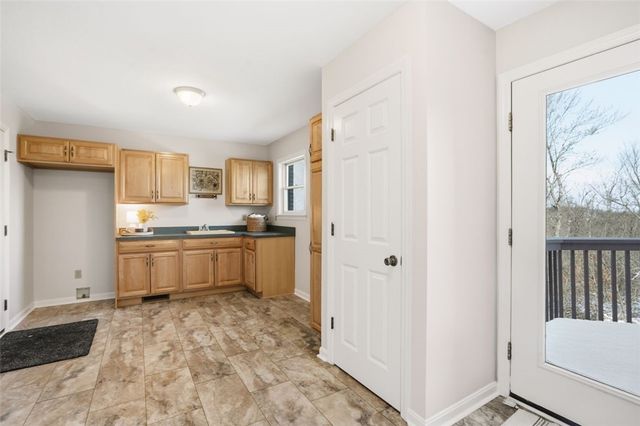 250 County Line Rd, Cecil, PA 15017