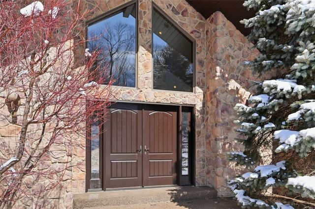 250 County Line Rd, Cecil, PA 15017