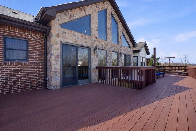 250 County Line Rd, Cecil, PA 15017