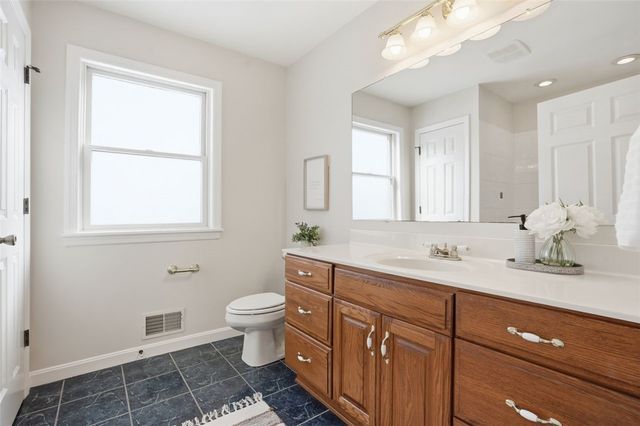 250 County Line Rd, Cecil, PA 15017