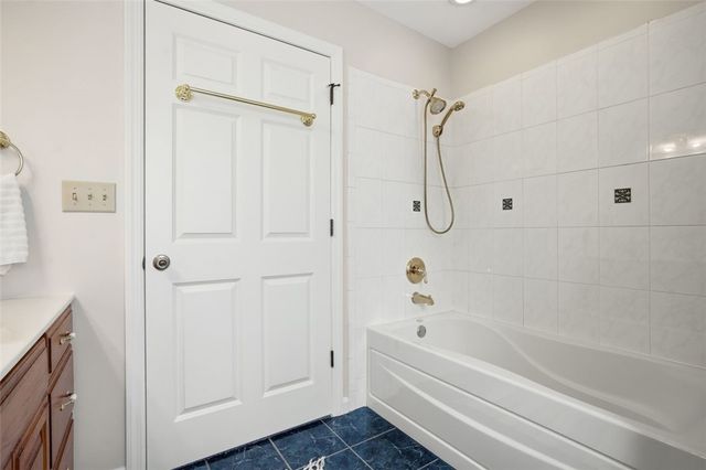 250 County Line Rd, Cecil, PA 15017