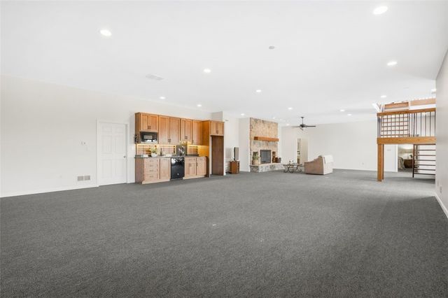 250 County Line Rd, Cecil, PA 15017