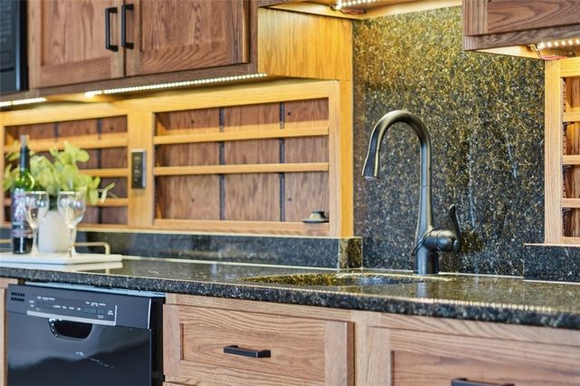 250 County Line Rd, Cecil, PA 15017