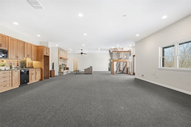 250 County Line Rd, Cecil, PA 15017