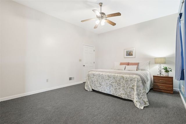 250 County Line Rd, Cecil, PA 15017