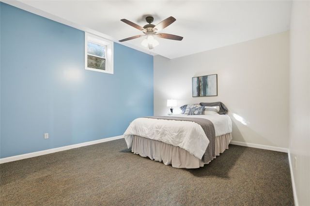 250 County Line Rd, Cecil, PA 15017