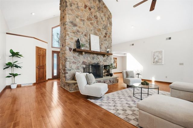 250 County Line Rd, Cecil, PA 15017