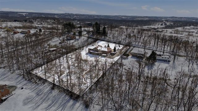 250 County Line Rd, Cecil, PA 15017