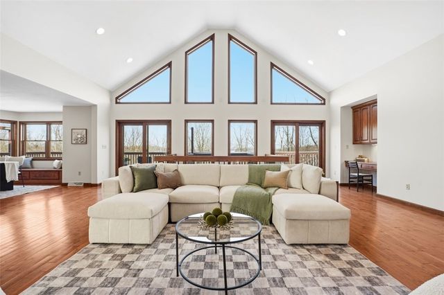 250 County Line Rd, Cecil, PA 15017