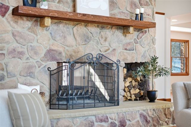 250 County Line Rd, Cecil, PA 15017