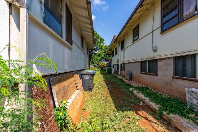 1160 Puu Poni Street, Pearl City, HI 96782