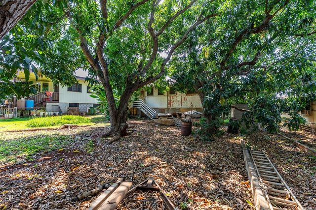 1160 Puu Poni Street, Pearl City, HI 96782