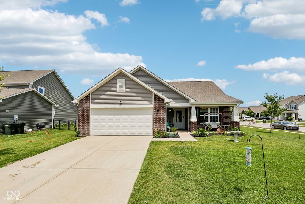 1393 W Limestone Way, Fortville, IN 46040