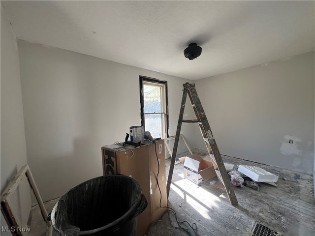 69680 Main Street, St Clairsville, OH 43950