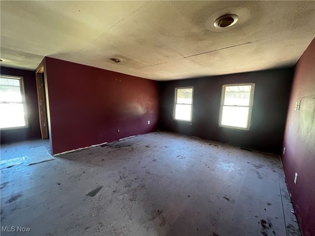 69680 Main Street, St Clairsville, OH 43950