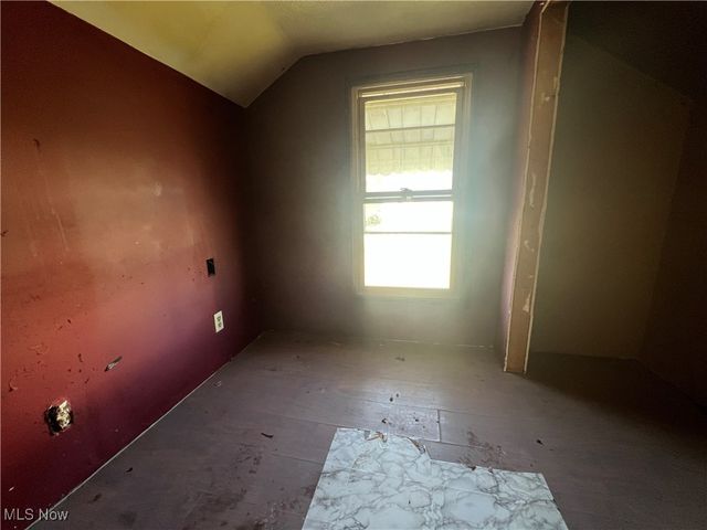 69680 Main Street, St Clairsville, OH 43950