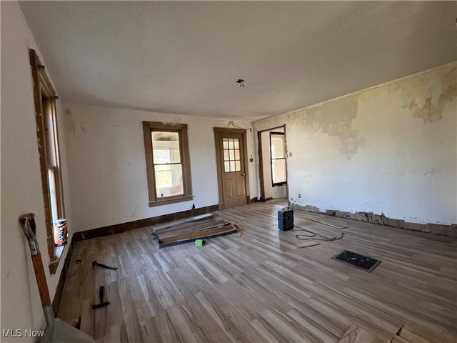 69680 Main Street, St Clairsville, OH 43950