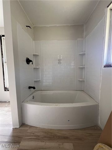 69680 Main Street, St Clairsville, OH 43950