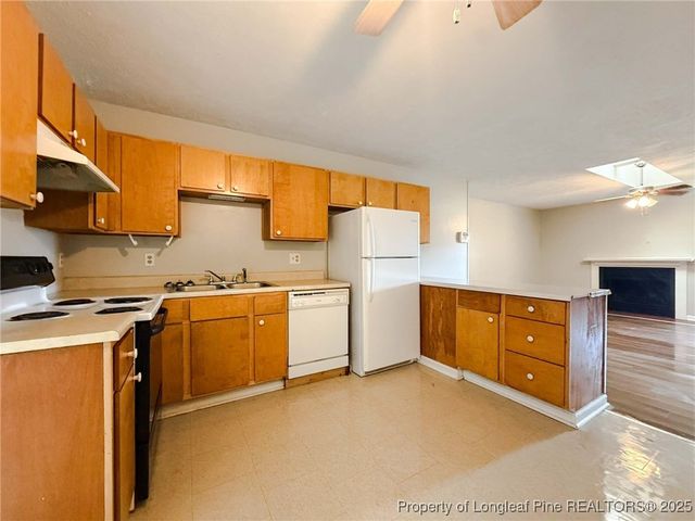 6628 Bailey Lake Road 1, Fayetteville, NC 28304