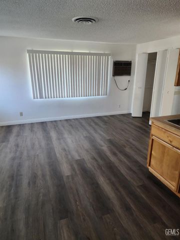 4424 Bloomquist Drive, Bakersfield, CA 93309