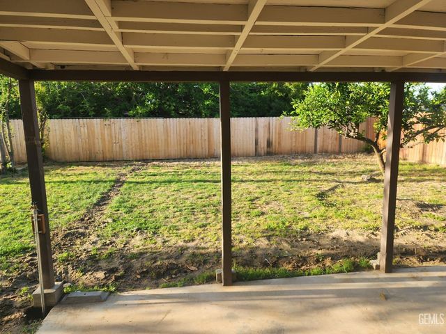 4424 Bloomquist Drive, Bakersfield, CA 93309