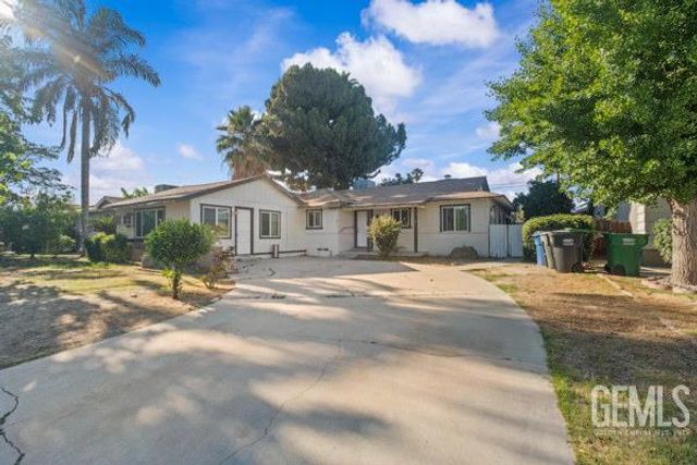4424 Bloomquist Drive, Bakersfield, CA 93309