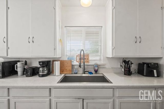 4424 Bloomquist Drive, Bakersfield, CA 93309